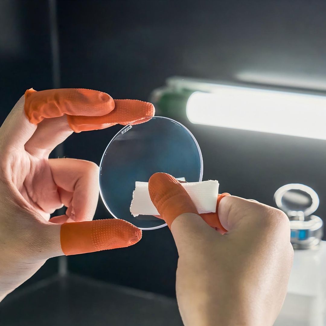 Selbsttönende Gläser