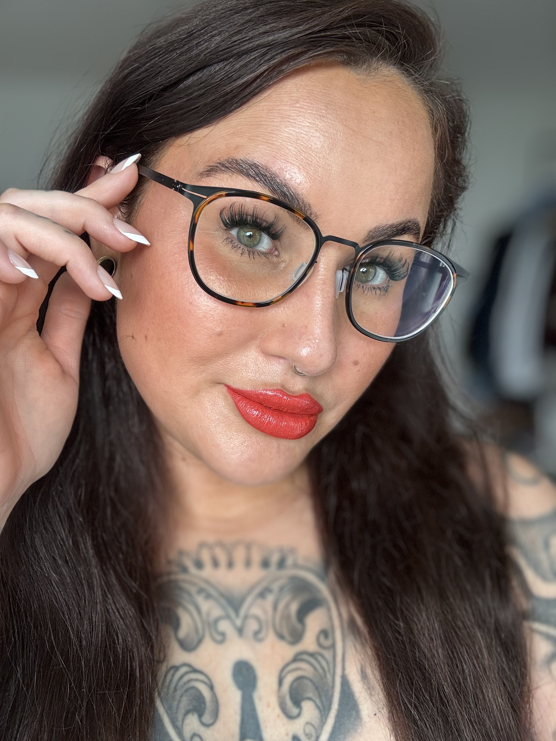 Der Kauf war sehr bequem, und die Brille ist auch sehr gut.0