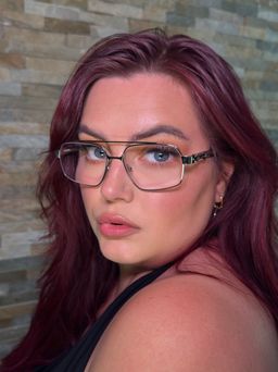 Die Brille ist leicht und angenehm zu tragen. Gelobt!1