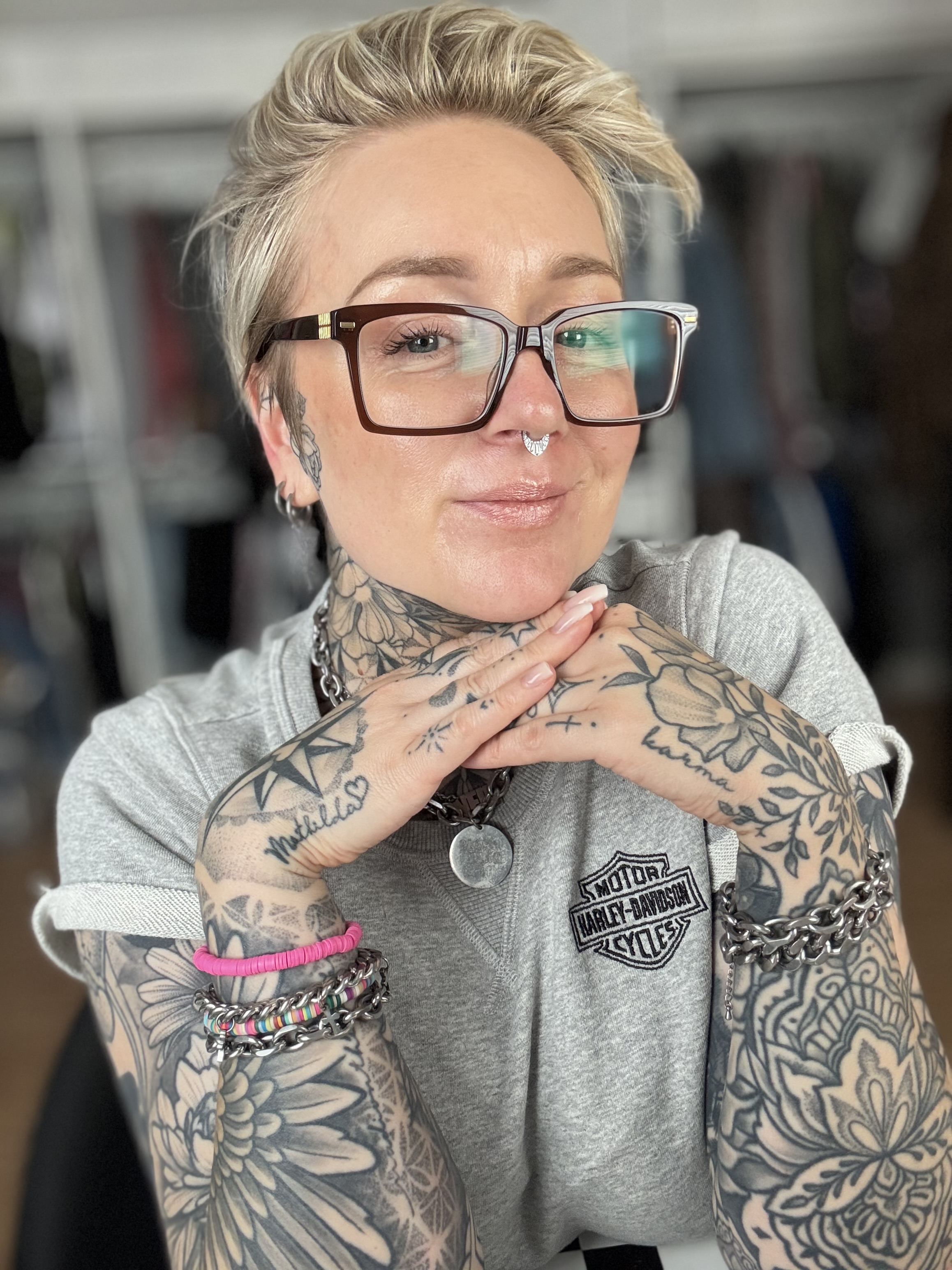 Der Retro-Stil ist nach wie vor sehr beliebt! Diese Brille passt perfe0