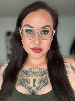 Das Kauferlebnis war angenehm und einfach und ich bin sehr zufrieden.1