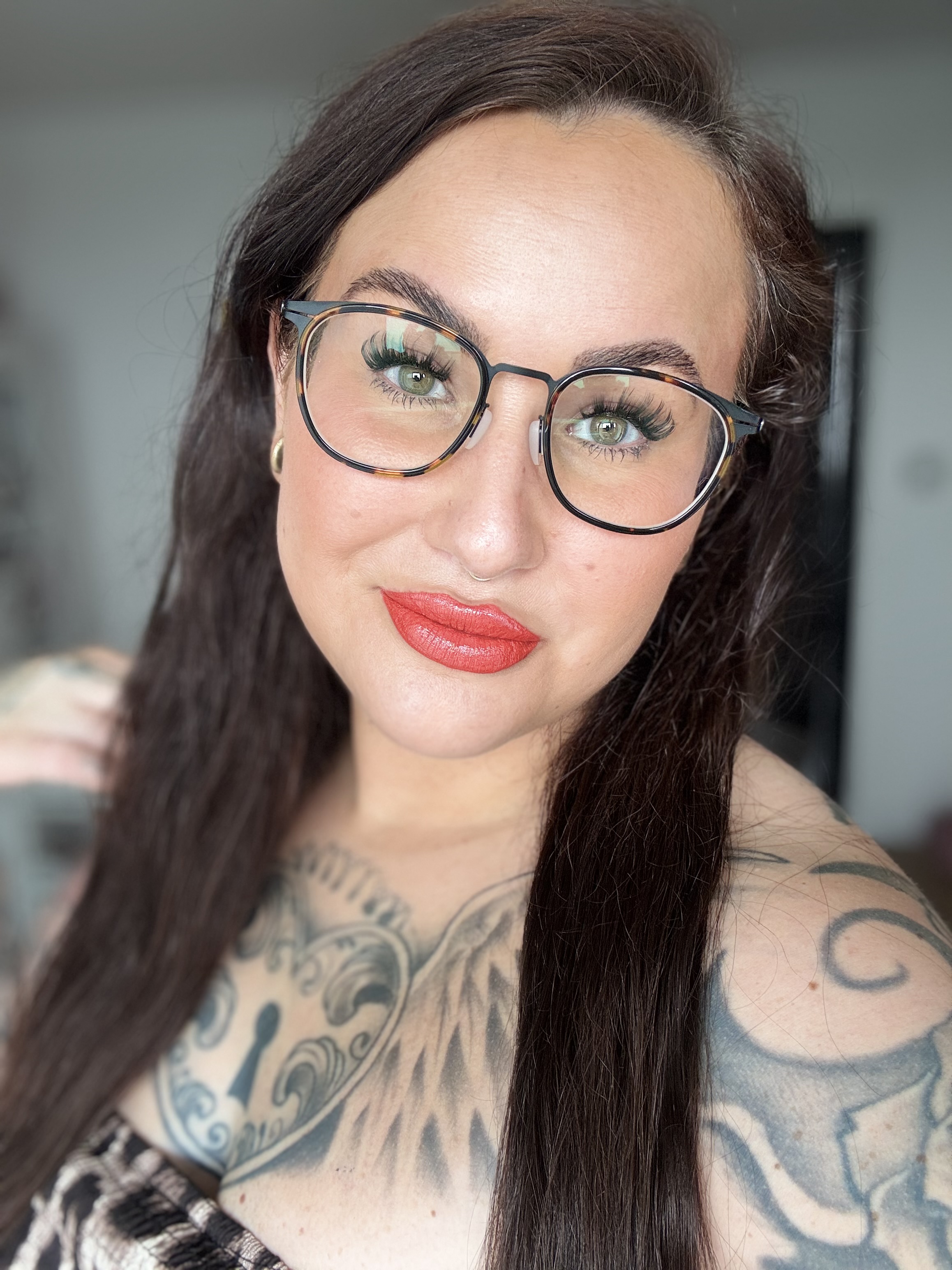 Der Kauf war sehr bequem, und die Brille ist auch sehr gut.2