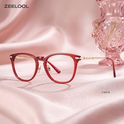 Laura Rot Quadratisch Brille1