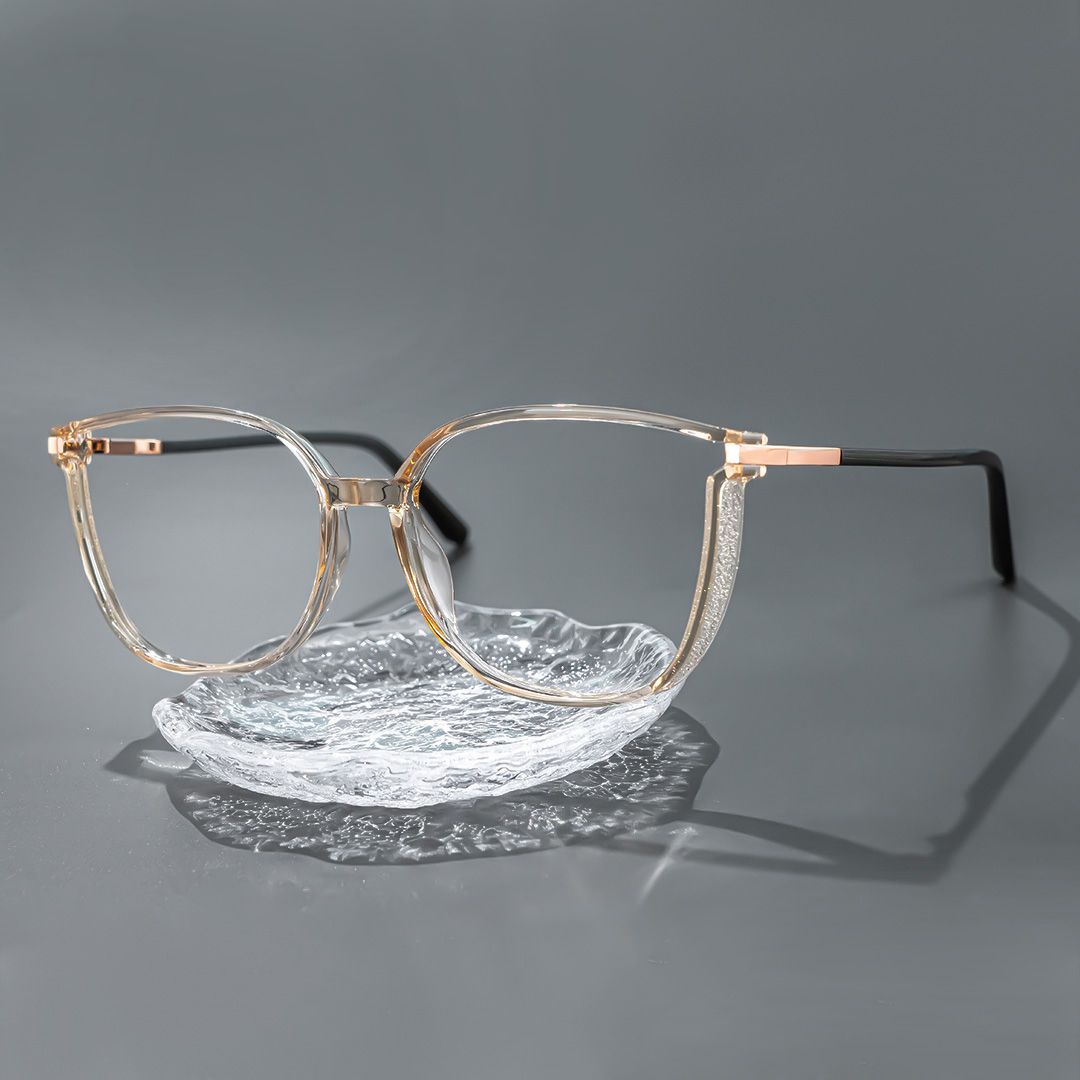 Cora Beige Cateye Brille1