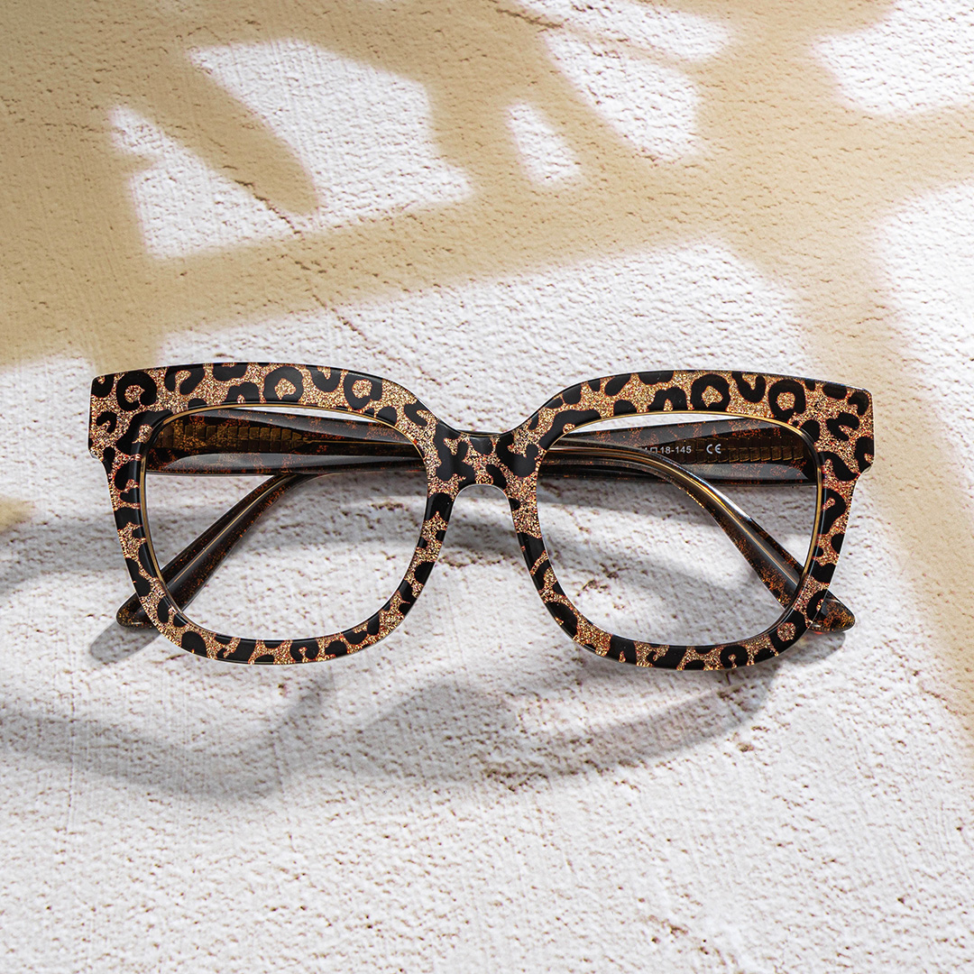 Yaniska Braun-Leo Quadratisch Brille1