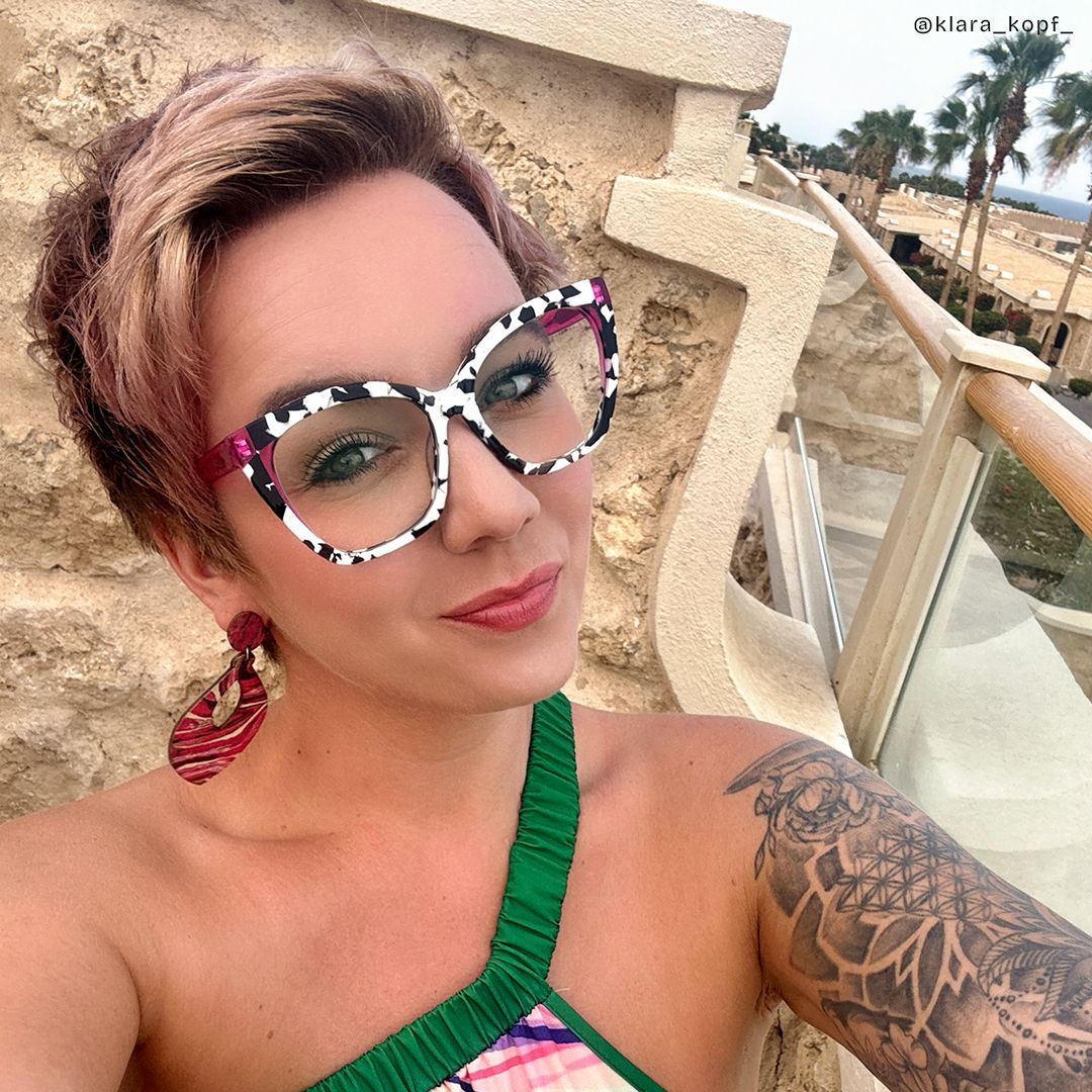 Kira Kuhmuster Schmetterling Brille8