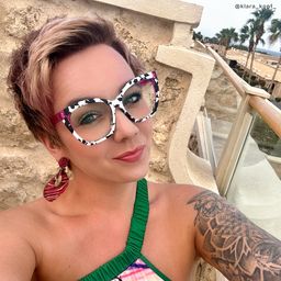 Kira Kuhmuster Schmetterling Brille8