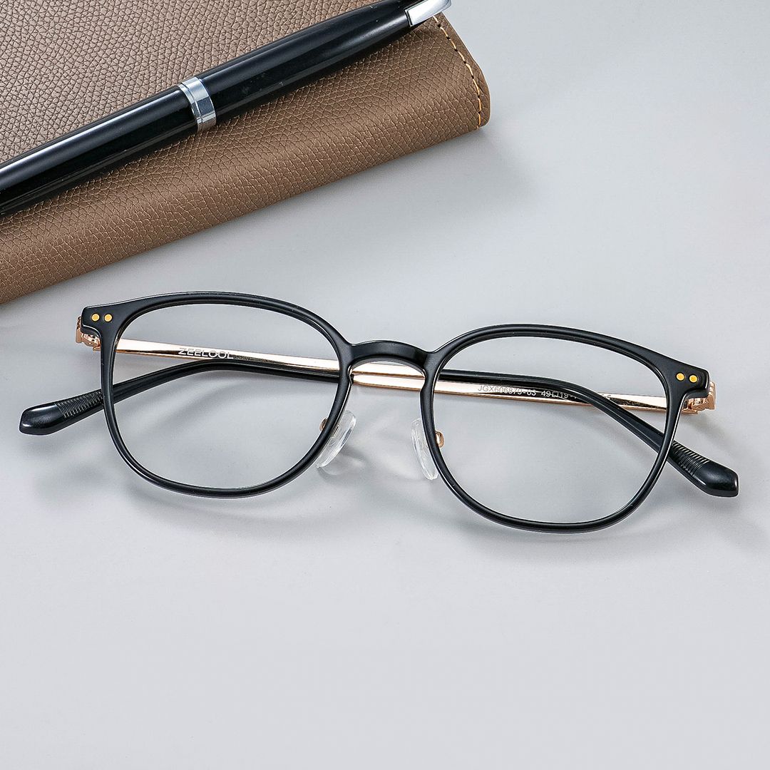 Mira Schwarz Oval Brille2