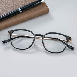 Mira Schwarz Oval Brille2