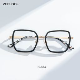 Fiona Schwarz Quadratisch Brille1