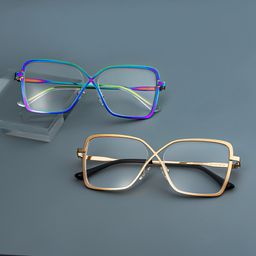 Racquel Gold Quadratisch Brille2
