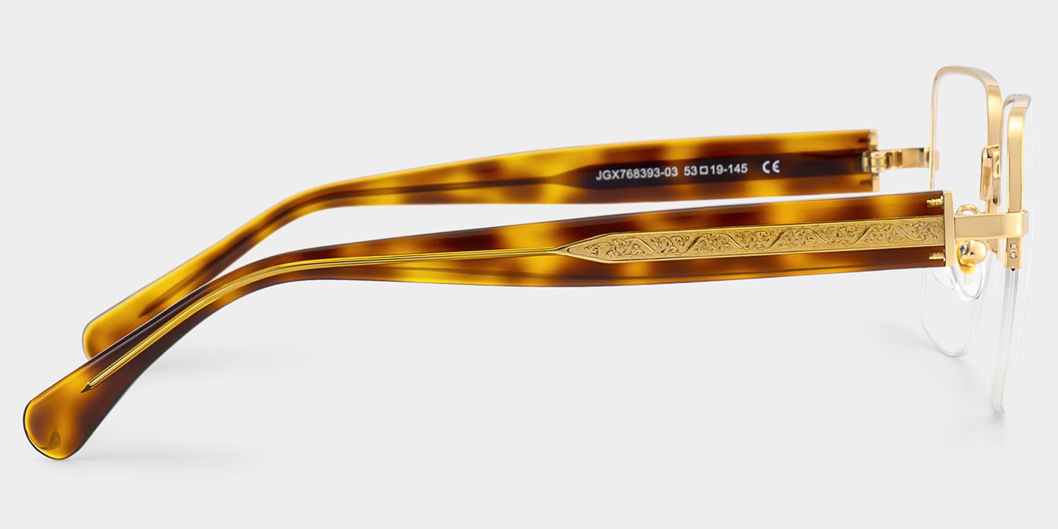 Lauren Gold Quadratisch Brille4