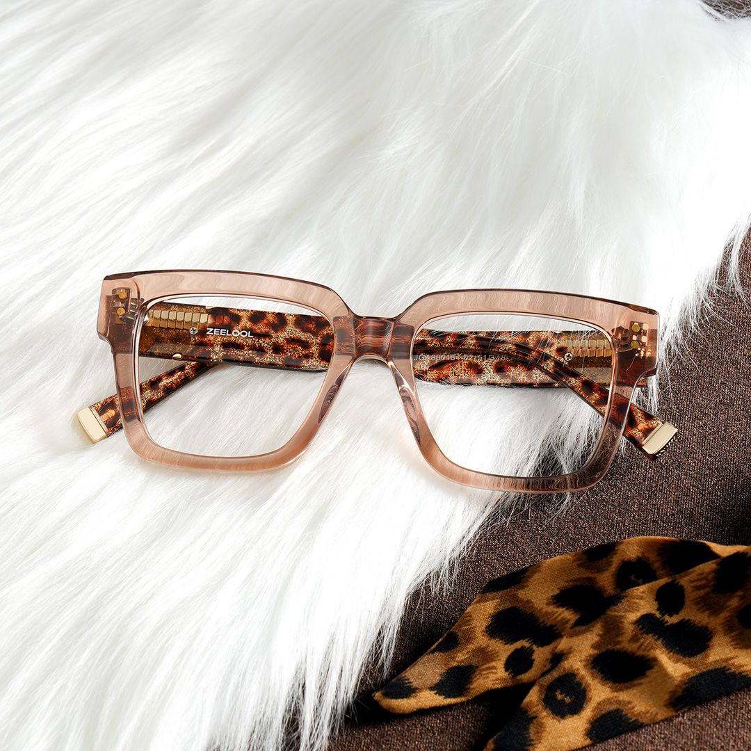 Caius Beige Quadratisch Brille2