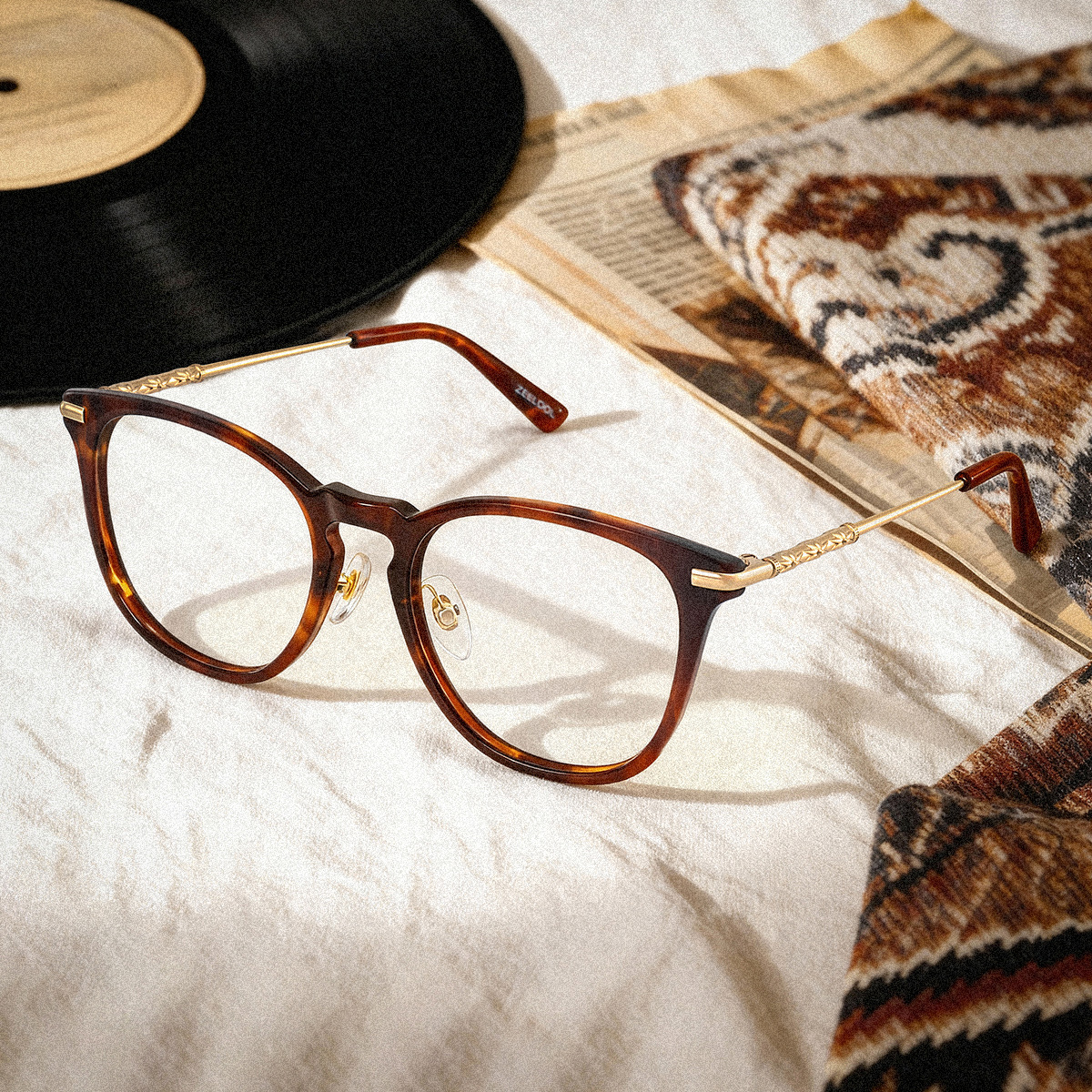 Laura Tortoise Quadratisch Brille