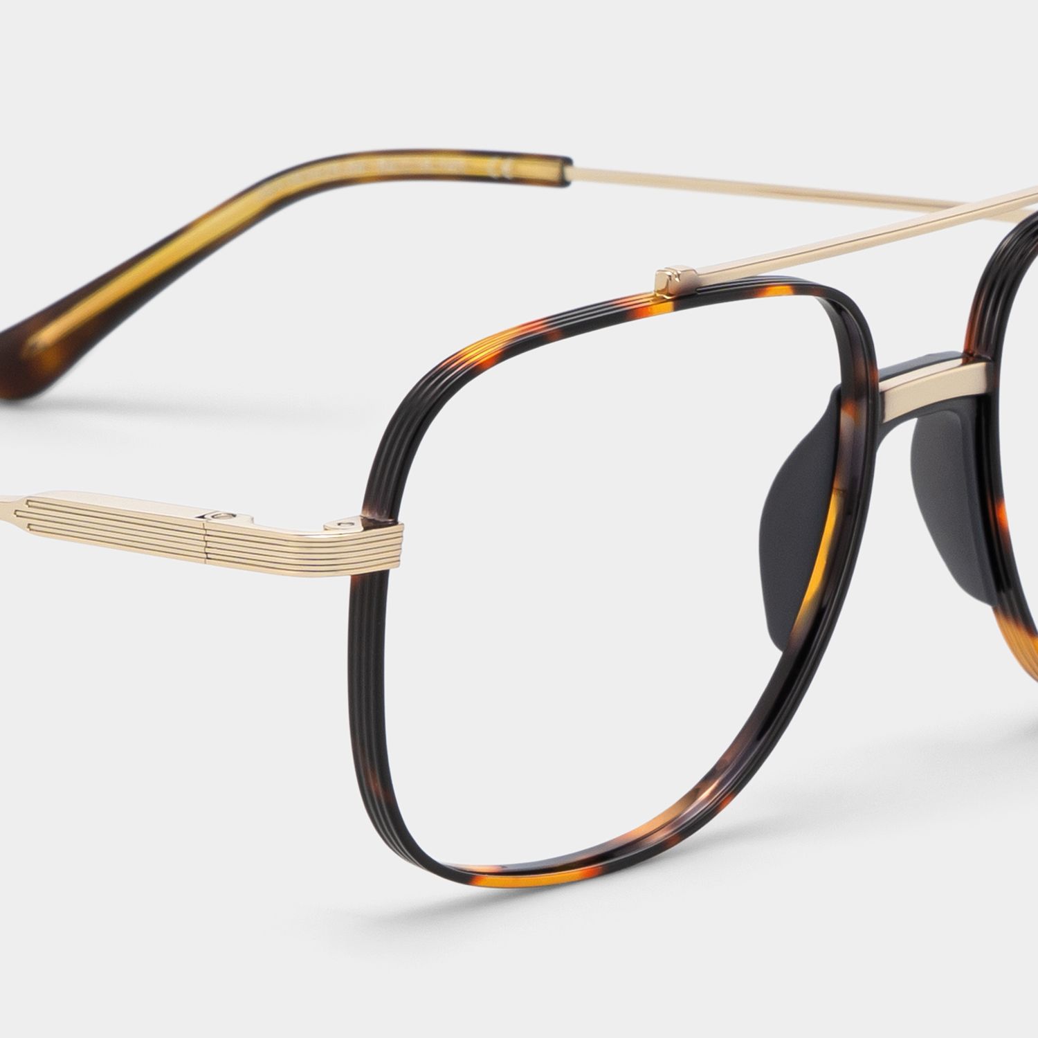 Poppy Tortoise Pilot Brille5