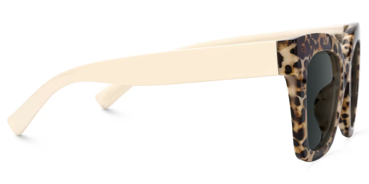 Malcolm Braun Rechteckig Brille2