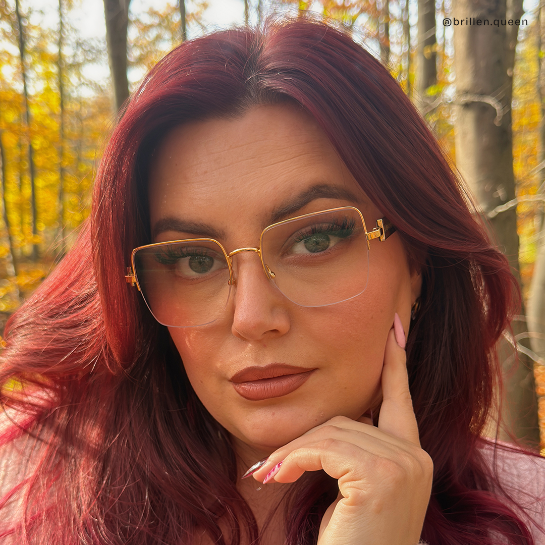 Lauren Gold Quadratisch Brille9