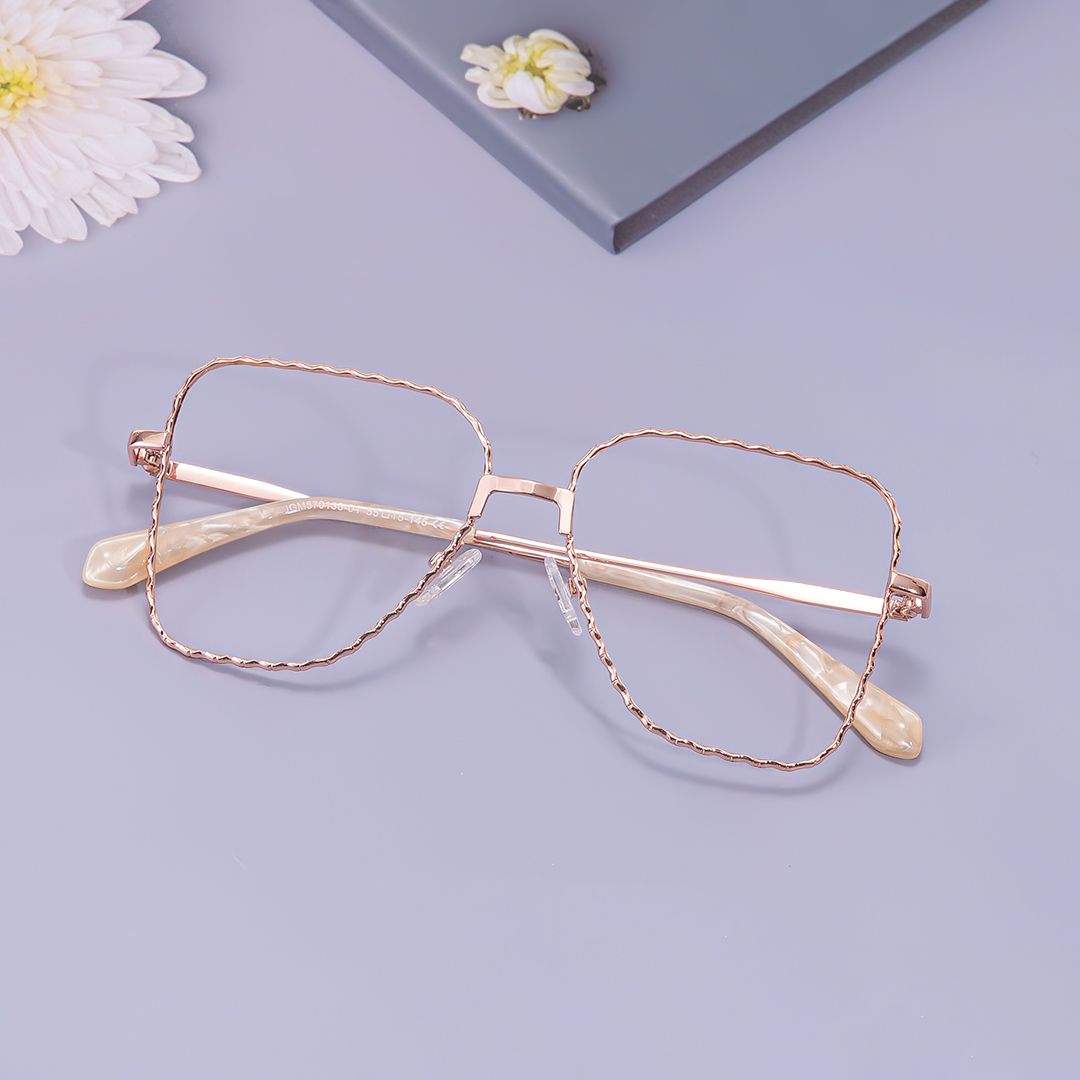 Teri Rosa-Gold Pilot Brille2