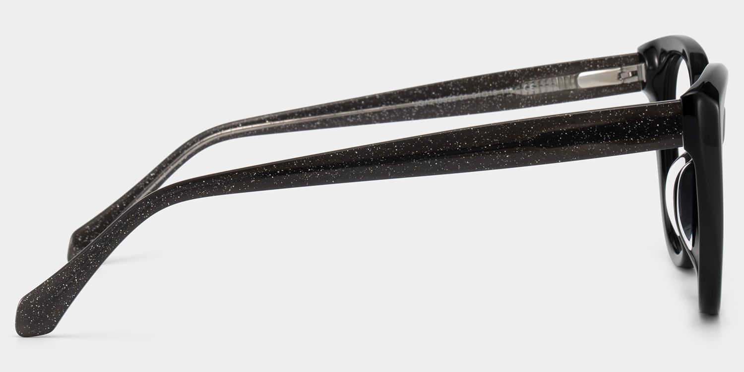 Kiera Schwarz Cateye Brille4