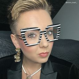 Poutine Schwarz-Weiß Quadratisch Brille5