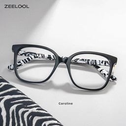 Caroline Schwarz Quadratisch Brille2