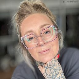 Chris Lila-Blumendruck Quadratisch Brille9