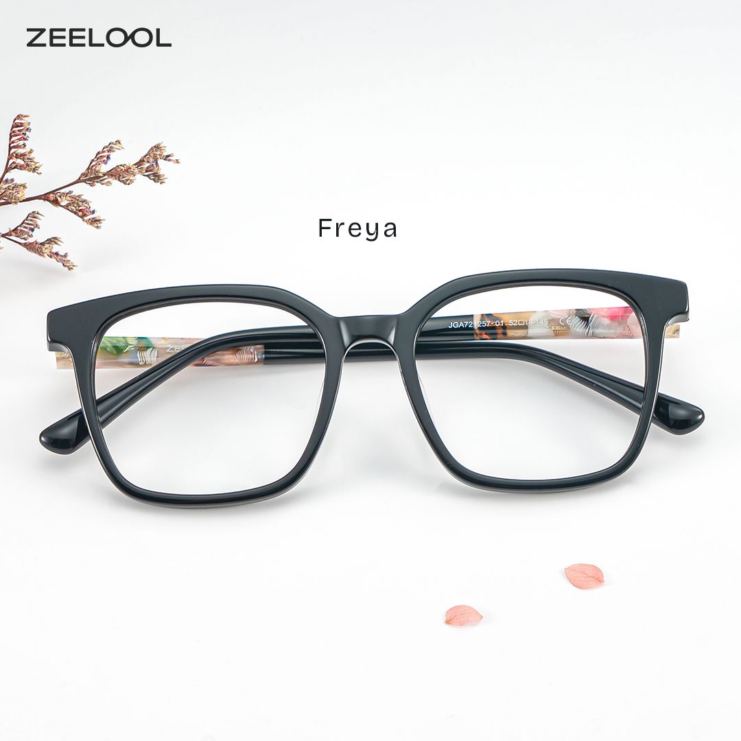 Freya Schwarz Quadratisch Brille1