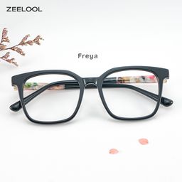 Freya Schwarz Quadratisch Brille1