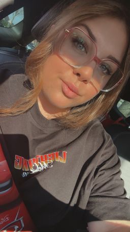 Quality: Die Brille ist sehr gut verarbeitet und super leicht
Price: D0