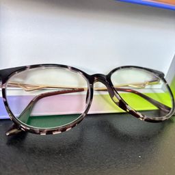 Ich habe die Babbage im Tortoise bestellt. Die Brille ist etwas größer1