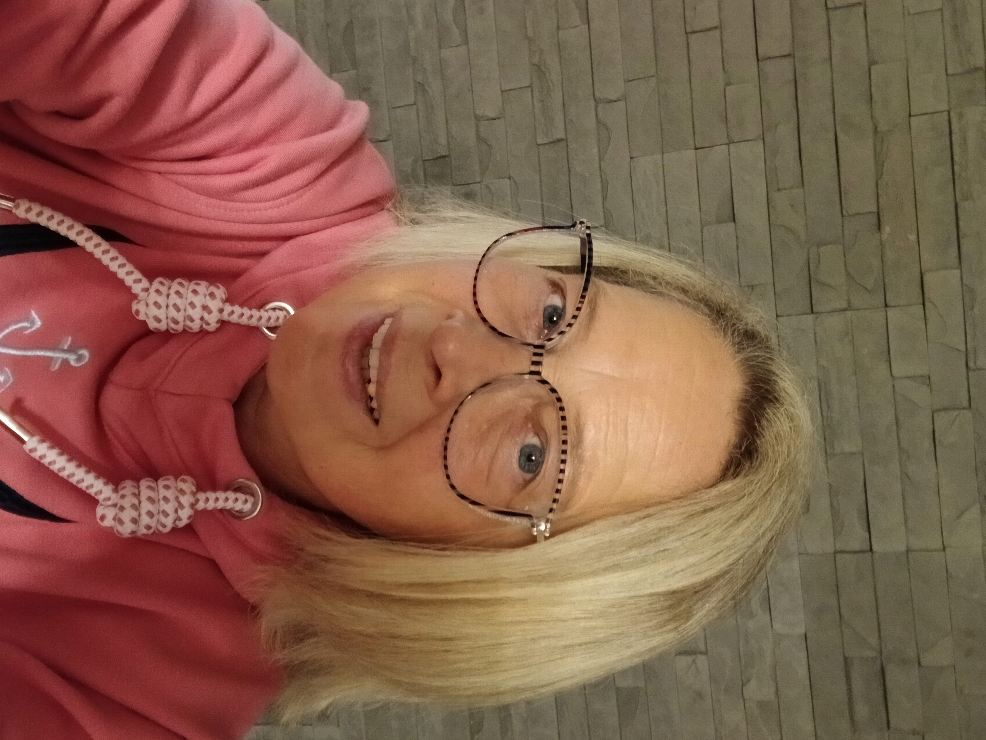 Nach anfänglich langem zögern bestellt und nicht enttäuscht worden.  G0