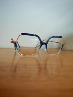 Die Qualität des Brillengestells sowie die Einarbeitung der Gläser sin0