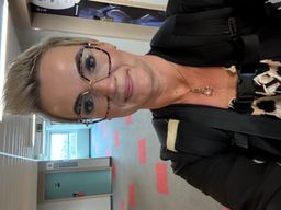 Ich habe für diese Brille schon unzählige Komplimente bekommen. Liebe 0