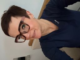 Sehr schöne auffällige Brille. Tolle Passform, ziemlich schnelle Liefe0