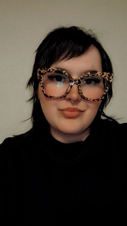 Diese Brille ist ein echter Hingucker, Anfang war sie echt wow und bra1