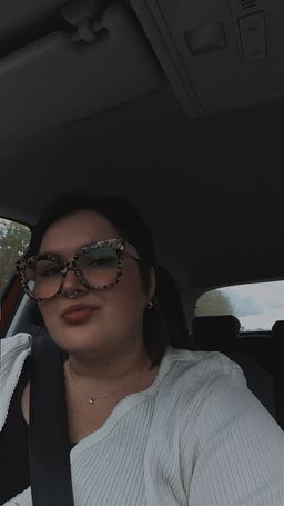 Diese Brille ist ein echter Hingucker, Anfang war sie echt wow und bra2