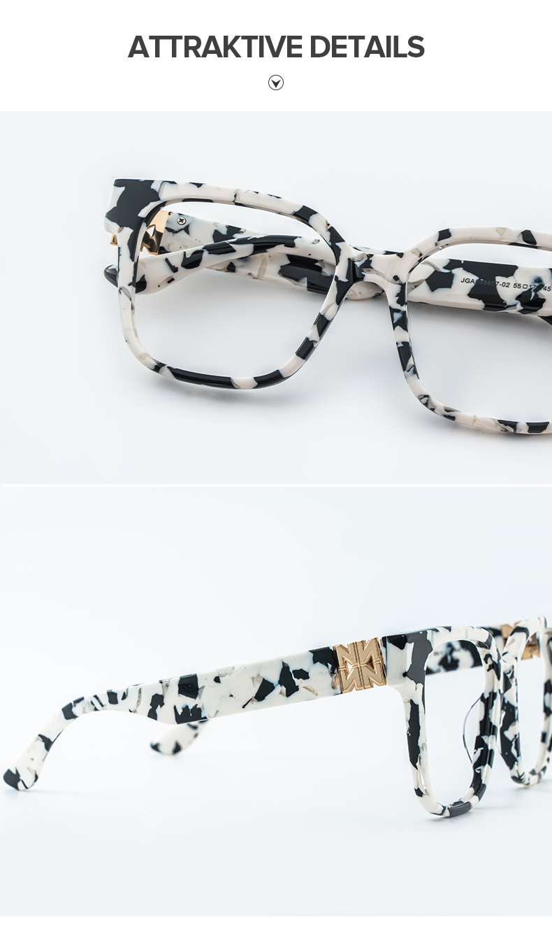 Kerri Kuhmuster Quadratisch Brille