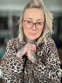 Die Brille ist leicht und gut zu tragen!1