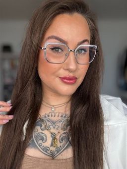 Das ist die silberne Brille, die ich wollte!0