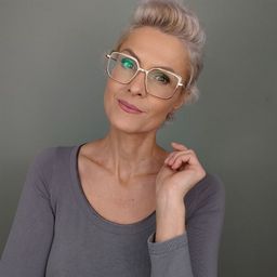 Sehr klassische goldfarbene Brille!0