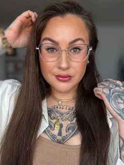 Die Brille ist leicht und stressfrei zu tragen.0