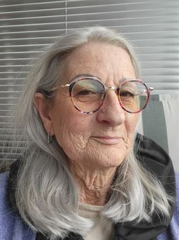 Preisleistung finde ich super 
Service war genial, hatte ein Problem,1