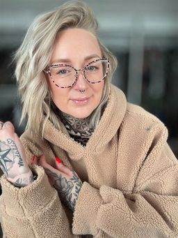 Super nette Katzenaugenbrille!0