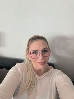 Ich liebe diese Brille! Super zu tragen und sieht total stylisch aus.0