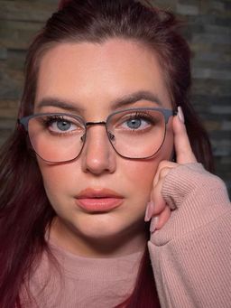 Die Brille ist leicht und stressfrei zu tragen.0