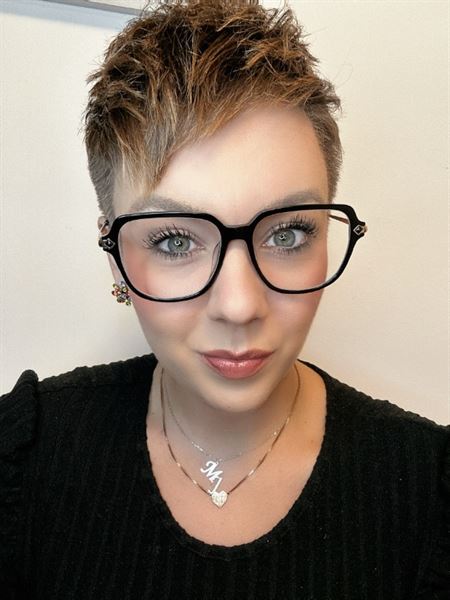 Stilvolle schwarze Brille. Es wird nie alt!2