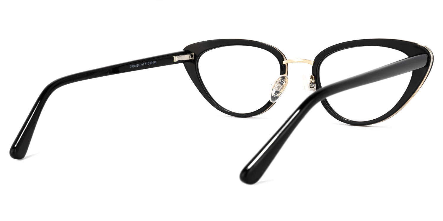Cosme Schwarz Cateye Brille4