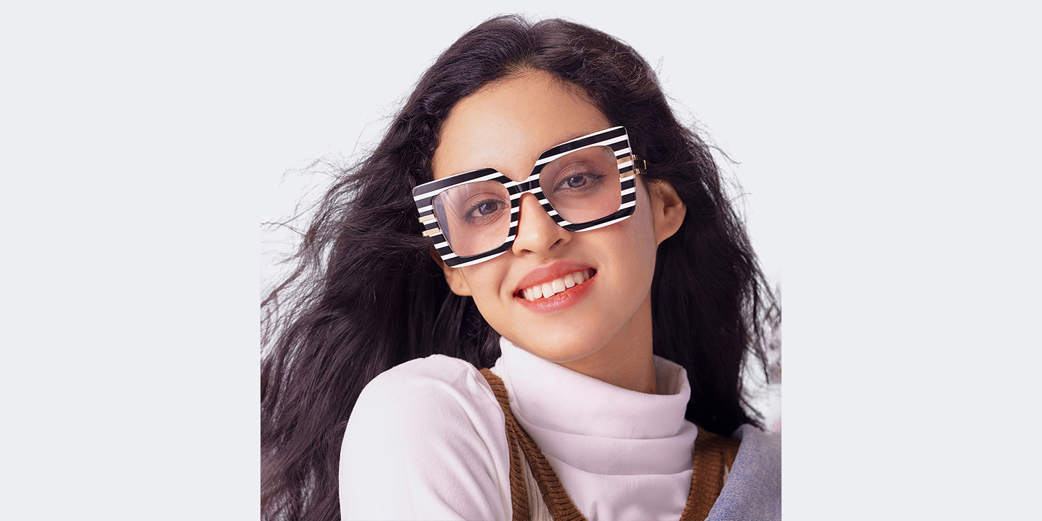 Poutine Schwarz-Weiß Quadratisch Brille3