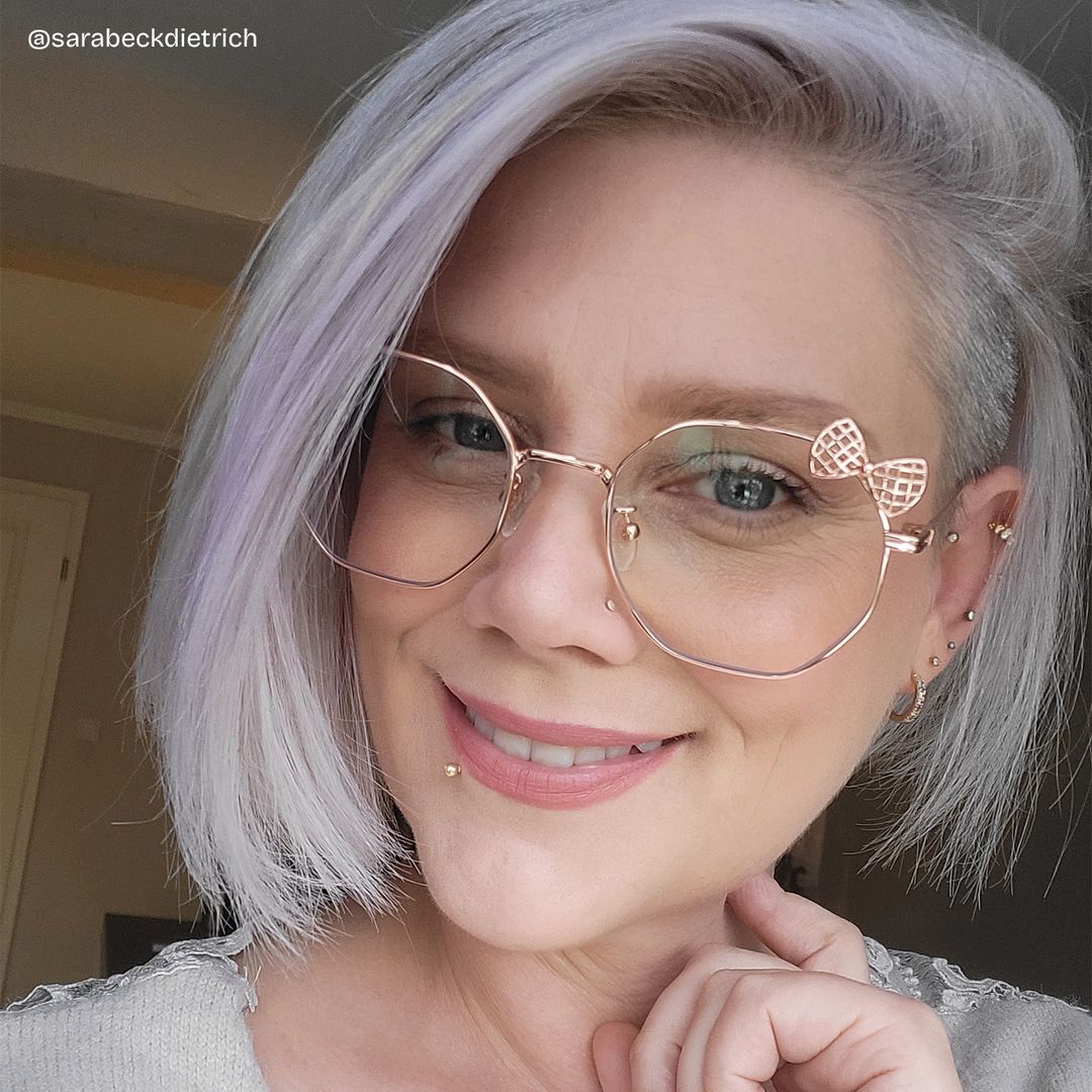 So eine tolle Brille mit einem besonderen Hingucker. Ich mag sie sehr 