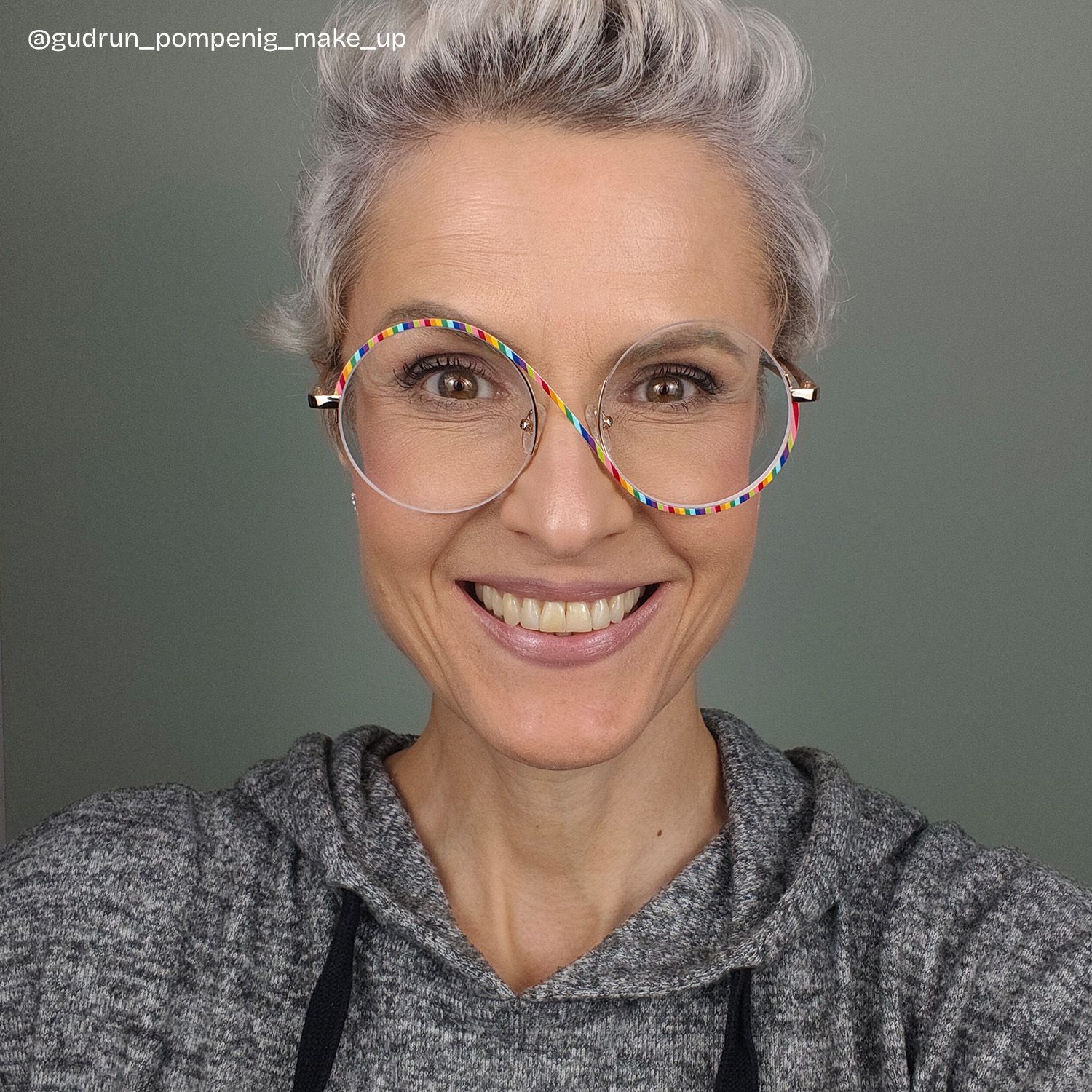 Alina Bunt Rund Wicked Brille7